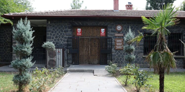 Amed’de bağımlılığa karşı mobil ekipler evleri ziyaret edecek