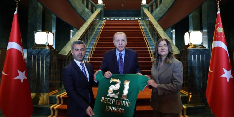 Amedspor Başkanı Nahit Eren, Erdoğan ile görüştü