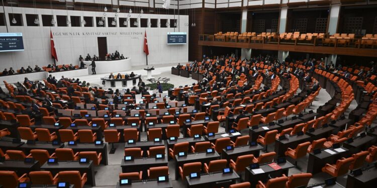 Meclis Genel Kurulu’nda DEM Parti’den barış ve hukuk vurgusu