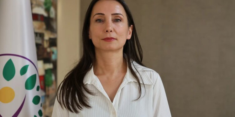 Tülay Hatimoğulları’ndan tartışmalara ilişkin açıklama: Sözlerim yanlış anlaşıldı, aynı yerdeyiz