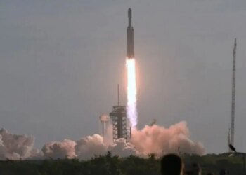NASA evrenin gizemini çözmek için düğmeye bastı: Evrenin genişleme sırrını çözecek teleskop yörüngeye fırlatıldı