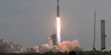 NASA evrenin gizemini çözmek için düğmeye bastı: Evrenin genişleme sırrını çözecek teleskop yörüngeye fırlatıldı