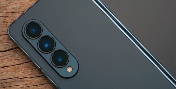 Apple’ın yeni gireceği katlanabilir ekranlı telefonlara talep nasıl oldu? En çok hangi markalar sattı?
