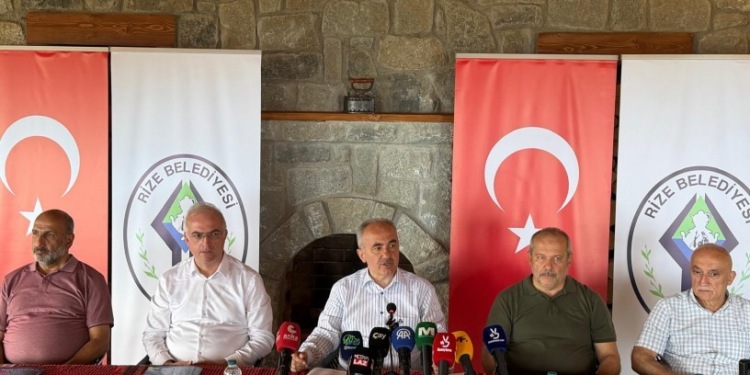 Rize Belediye Başkanı: Barışa yönelik her süreci destekliyorum