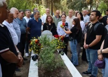 Gazeteci Hüseyin Deniz, katledilişinin 34’üncü yılında mezarı başında anıldı