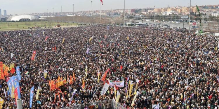 Newroz’a katıldığı için tutuklanan çocuğa duruşma günü verilmedi