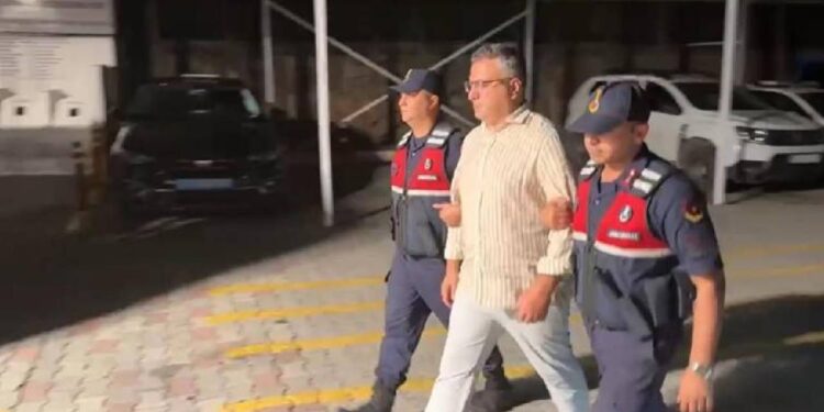Cem Küçük tutuklandı