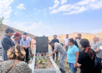 İkinci Barış Grubu üyesi Ali Şükran Aktaş mezarı başında anıldı