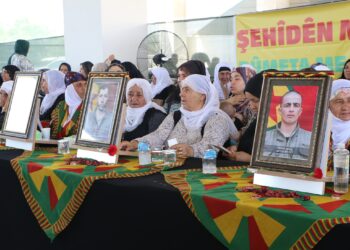 Özgürlük mücadelesinde yaşamını yitirenler için birçok kentte taziye