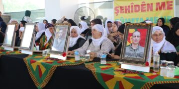 Özgürlük mücadelesinde yaşamını yitirenler için birçok kentte taziye