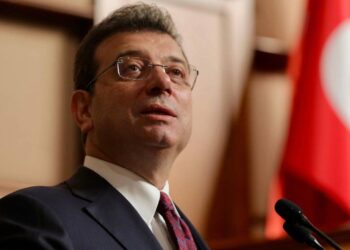 İmamoğlu CHP’den istifa ettiğini açıkladı: YENİ bir yol açıyoruz