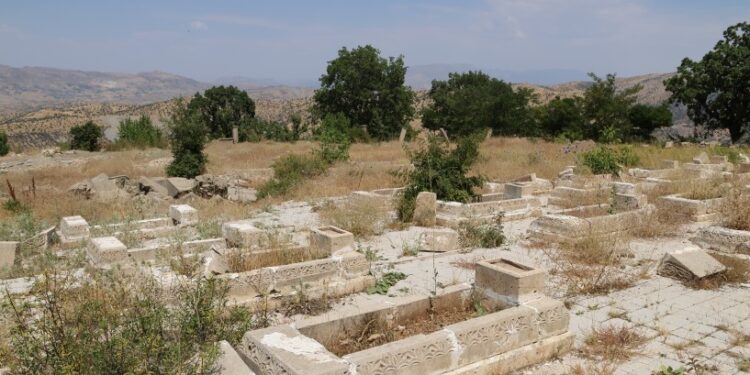 2015’te bombalanarak yıkılmıştı: 11 yıl sonra Cûdî Şehitliği’ne ilk ziyaret