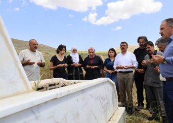 Deniz Fırat mezarı başında anıldı