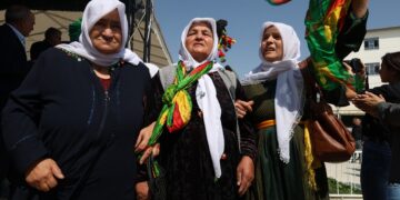 Bir annenin acısına iki omuz: Kürdistan’ın bütün şehitlerinin annesiyiz
