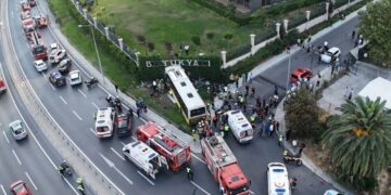 Zeytinburnu’ndaki İETT otobüsü kazasında can kaybı 3’e yükseldi