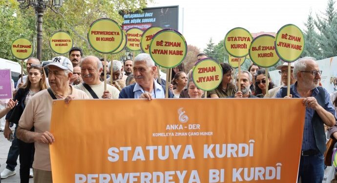 ‘Kürtçe tercih dili değil, eşit statü istiyoruz’