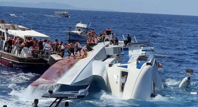 Alabora olan gemiden 2 kişinin daha cenazesine ulaşıldı