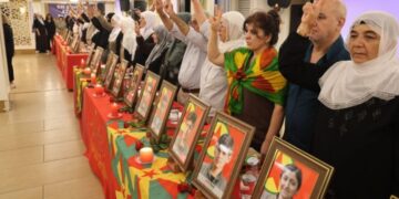 Anmalara katılan kadınlar: Annelerin barış çağrısını esas alalım