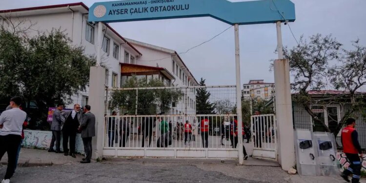 Mereş’te okul saldırısı davasının ilk duruşması görüldü: Oğlundan şikâyetçi oldu