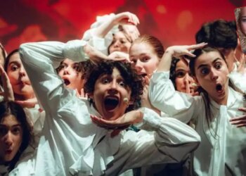 Gençlik tiyatrosu yeni sezona başlıyor: Shakespeare, kabareye dönüşürse!