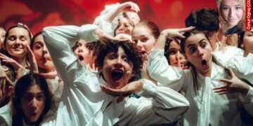 Gençlik tiyatrosu yeni sezona başlıyor: Shakespeare, kabareye dönüşürse!
