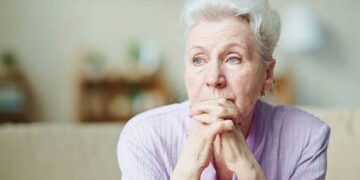 Giderek artan unutkanlığa dikkat: Uzmanından Alzheimer’da ‘erken tanı’ uyarısı