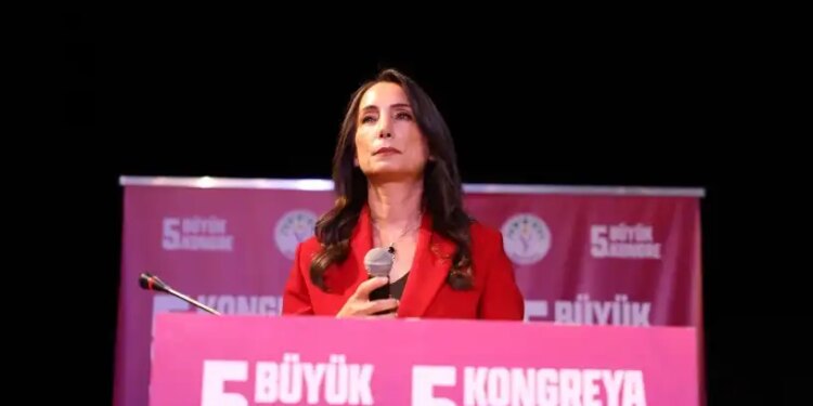 Tülay Hatimoğulları: Barışın gemisini o limana vardıracağız