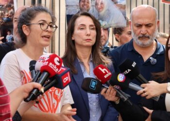 Hatimoğulları’ndan depremzedelerin nöbetine ziyaret: Cezasızlık sistemi ortadan kalksın
