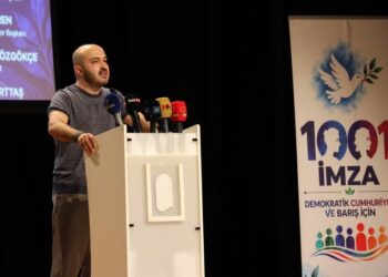 1001 İmzacı Gürkan Çakıroğlu: Tıkanıkları aşmanın yolu Abdullah Öcalan’ın özgürlüğünden geçiyor