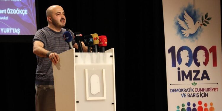 1001 İmzacı Gürkan Çakıroğlu: Tıkanıkları aşmanın yolu Abdullah Öcalan’ın özgürlüğünden geçiyor