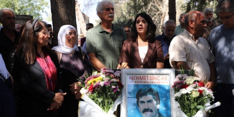 Mehmet Sincar mezarı başında anıldı: Adalet arayışı 33 yıldır sürüyor