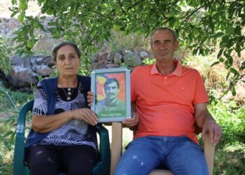 ‘Bir gün kapımızı çalacak, gelir’ diye bekledikleri kardeşleri için 29 yıl sonra anma