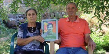 ‘Bir gün kapımızı çalacak, gelir’ diye bekledikleri kardeşleri için 29 yıl sonra anma