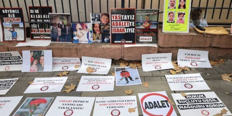 Depremzedeler 8 gündür adalet nöbetinde