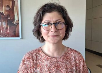 Barış imzacısı Elçin Aktoprak görevine iade edildi