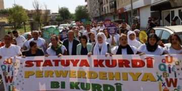 Anadil için yürüyüş: Mücadelemizi yükselteceğiz