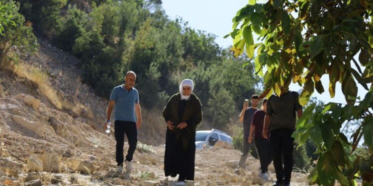 TV’de gördüler, Wan’dan Şirnex’e geldiler: Aile 21 yıl sonra Kendal Tetwan’ın mezarı başında