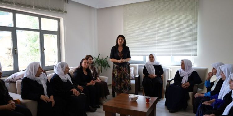 Buldan’dan Barış Annelerine ziyaret: Önümüzdeki günlerde somut adımlar atılacak