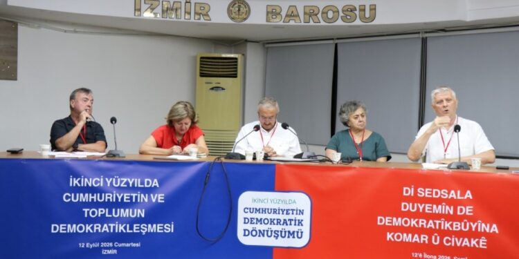 Cumhuriyetin Demokratik Dönüşümü Konferansında ortak mücadele çağrısı