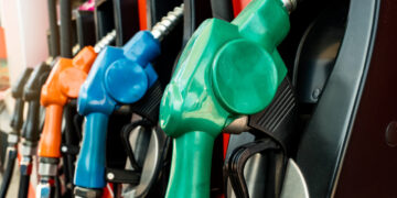 Akaryakıtta Şok Çifte Zam! Motorin 90 Lirayı Aştı, Benzin 80 Lira Sınırına Dayandı