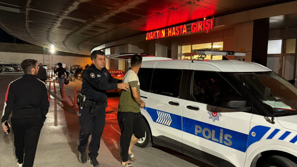 Eskişehir'de Genç Kadına Eşi Dehşeti Yaşattı! Zorla Tutulduğu Araçtan Atlayarak Kaçmak İsterken Ağır Yaralandı