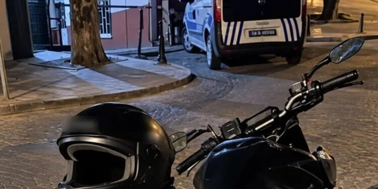 Fatih'te Kurşunlanan İş Yerini Fotoğraflayan Şüpheli Yakayı Ele Verdi