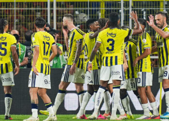 Fenerbahçe 18 Yıl Sonra Devler Ligi’nde! Roma Karşısında İlk Maçta Hedef Galibiyet: İşte Muhtemel 11'ler