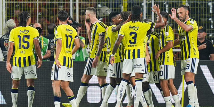 Fenerbahçe 18 Yıl Sonra Devler Ligi’nde! Roma Karşısında İlk Maçta Hedef Galibiyet: İşte Muhtemel 11'ler