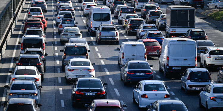 İstanbulluların Sabah Çilesi:  İki Yakada da Trafik Kilitlendi