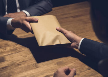 Yargıtay’dan Ceza Davalarında Kartları Yeniden Dağıtacak Karar: Şart Yoksa Rüşvet de Yok!