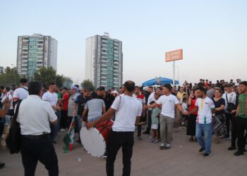 Amedspor taraftarları: Irkçılığa karşı cevabı galibiyetle vereceğiz