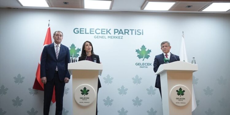 DEM Parti Eş Genel Başkanlarından Davutoğlu’na ‘geçmiş olsun’ telefonu