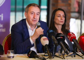 Tuncer Bakırhan: Alevilerin eşit olmadığı bir sürece rızalık vermeyeceğiz!