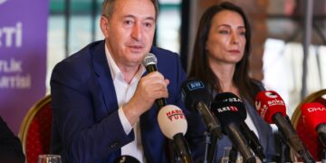 Tuncer Bakırhan: Alevilerin eşit olmadığı bir sürece rızalık vermeyeceğiz!